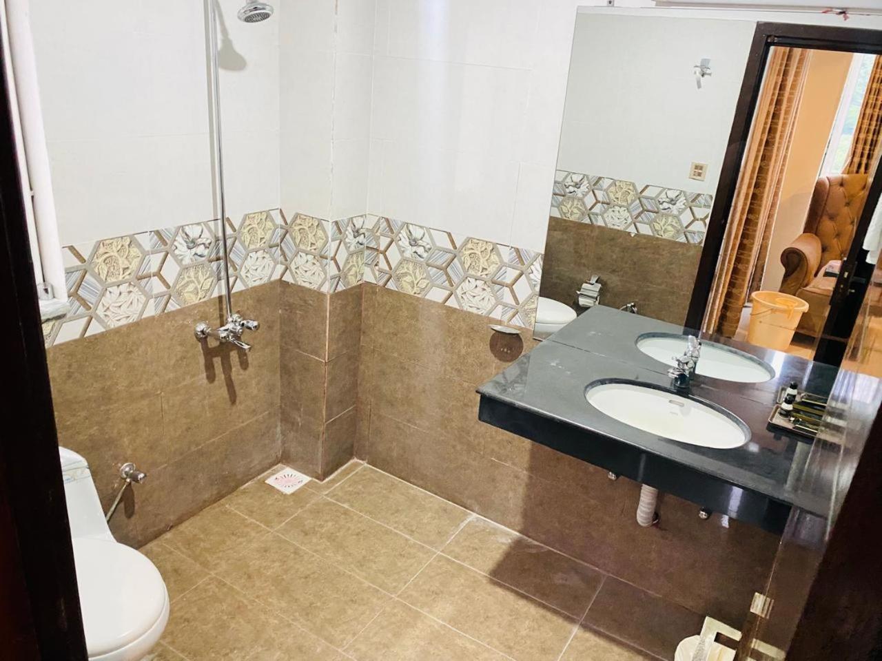Manila Heights Hotel ナラン エクステリア 写真
