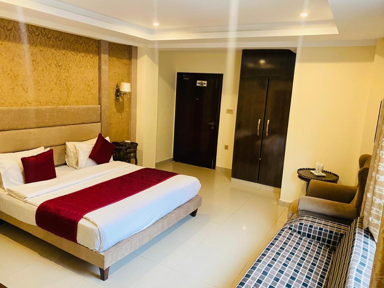 Manila Heights Hotel ナラン エクステリア 写真